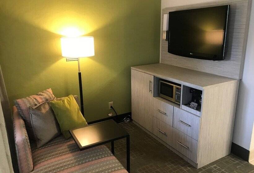 Полулюкс, Best Western Innsuites Phoenix Hotel & Suites
