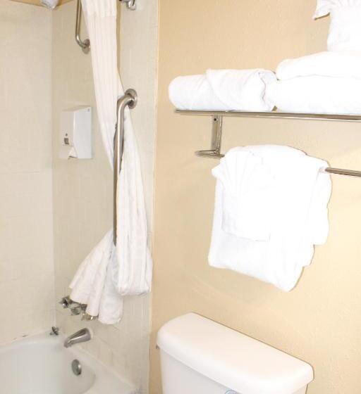 חדר סטנדרט, Clarion Hotel Bakersfield North
