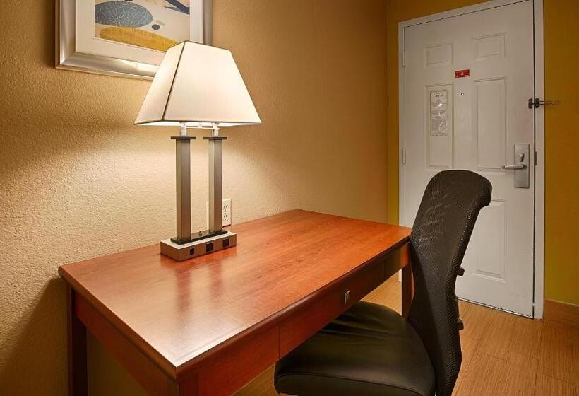 장애인을 위한 퀸사이즈 스탠다드 룸, Best Western University Lodge