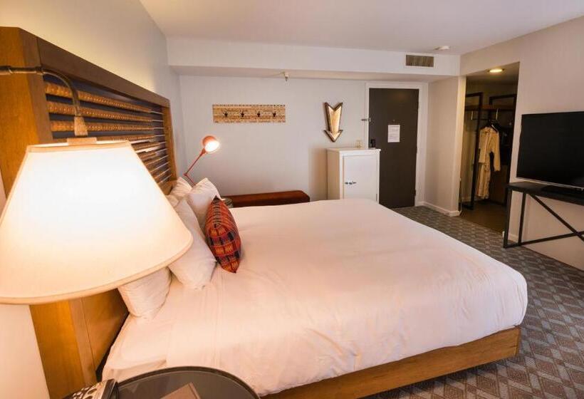带大床的套房, Chaminade Resort & Spa