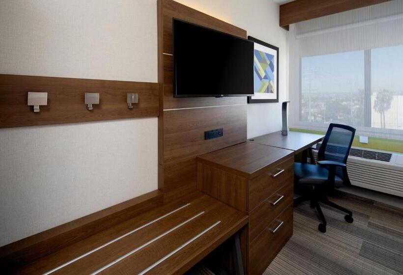 Номер Executive, Holiday Inn Express Los Angeles Lax Airport, An Ihg