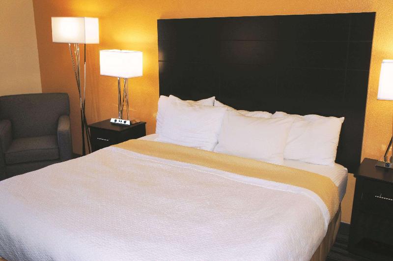 Люкс Адаптированный для Инвалидов, Holiday Inn Express Los Angeles Lax Airport, An Ihg