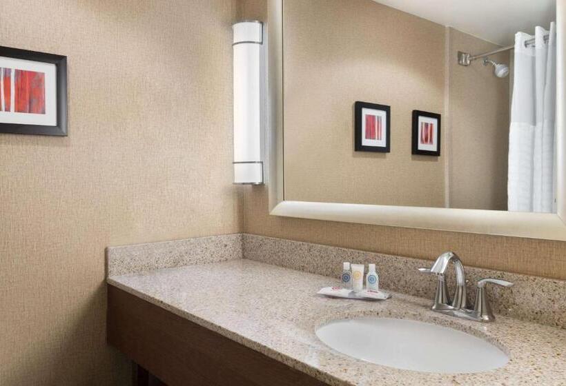 Люкс Кровать Кинг, Comfort Inn Fayetteville West Near Fort Liberty