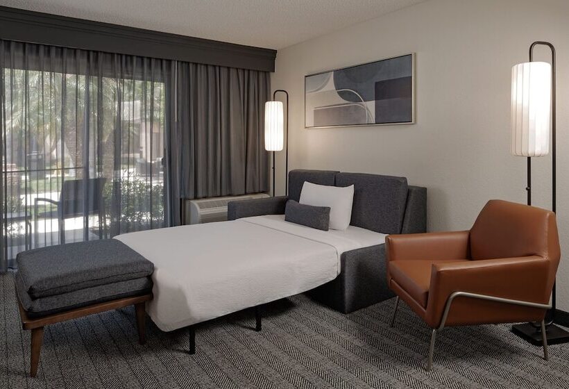 Люкс, Courtyard Anaheim Buena Park