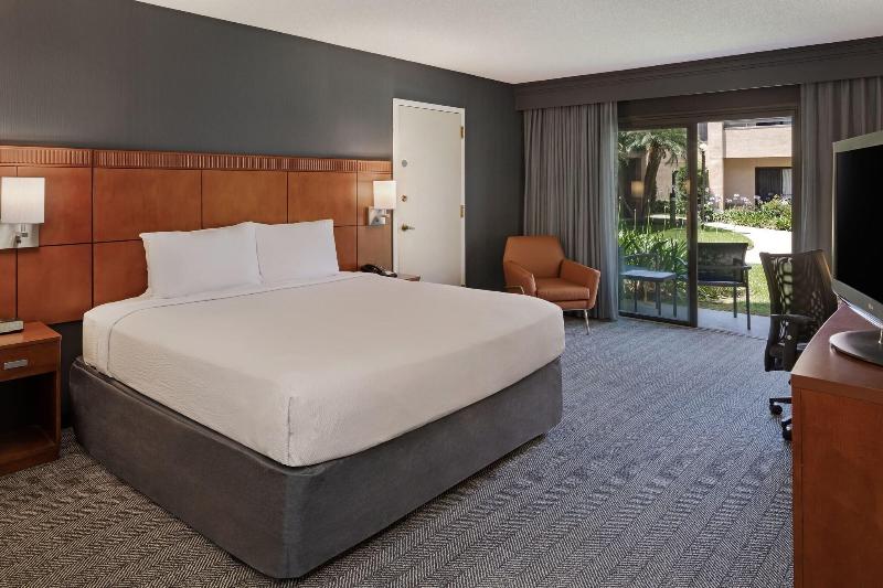 Стандартный Номер Кровать Кинг, Courtyard Anaheim Buena Park