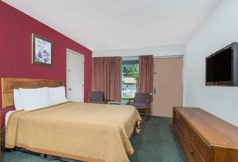 Номер Стандарт Адаптированный для Инвалидов, Days Inn By Wyndham Mt. Sterling