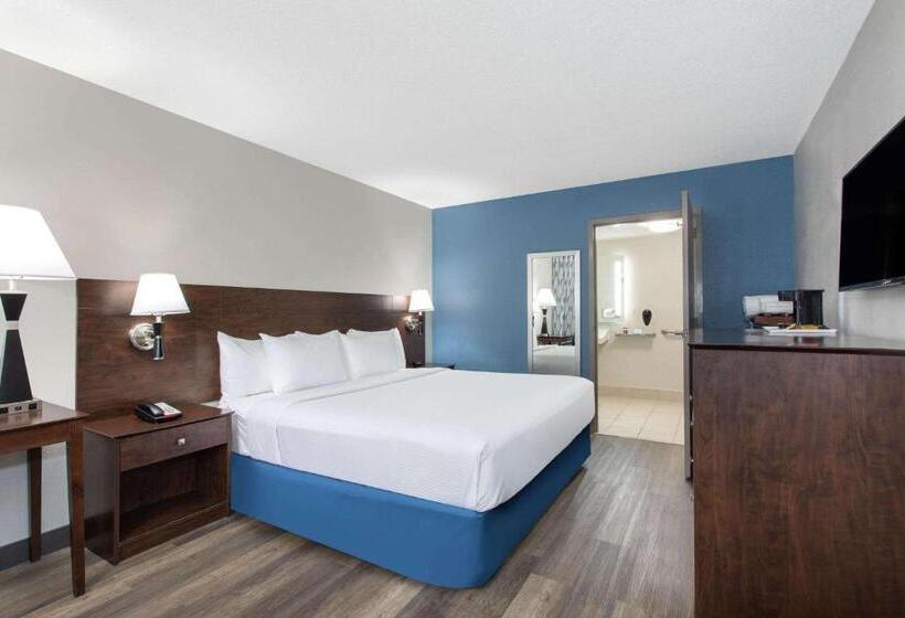 适合残疾人士使用的带超级大床的标准间, Days Inn By Wyndham Orlando Conv. Center/international Dr