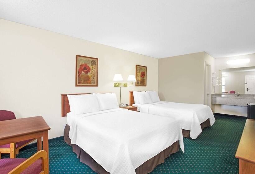 Номер Стандарт 2 Двуспальные Кровати, Days Inn By Wyndham Wytheville
