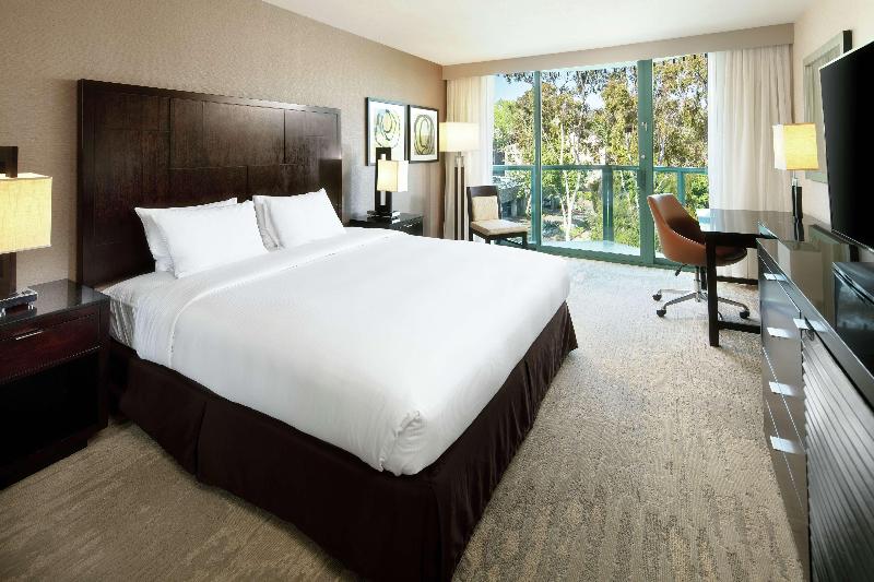 Номер Стандарт Вид на Бассейн, Doubletree By Hilton San Diego   Hotel Circle
