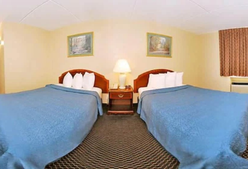 Люкс, Econo Lodge Inn & Suites