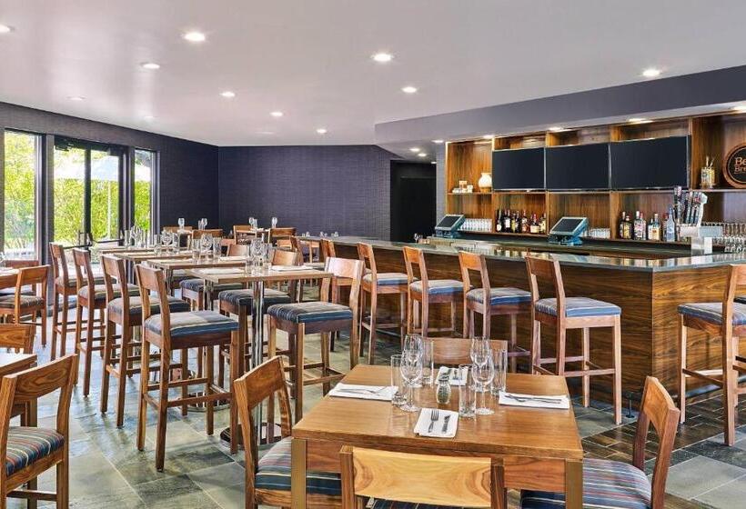 Полулюкс, Four Points Marriott Salt Lake City Airport