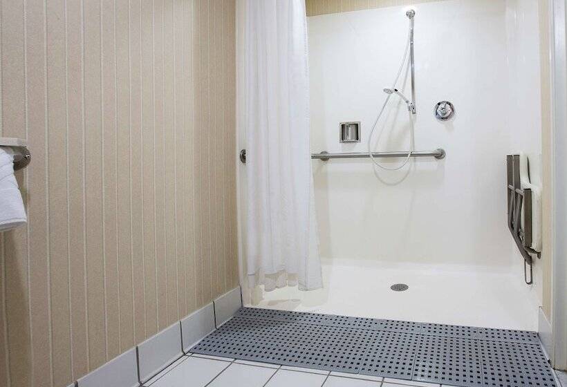 Номер Стандарт Адаптированный для Инвалидов, Hilton Concord