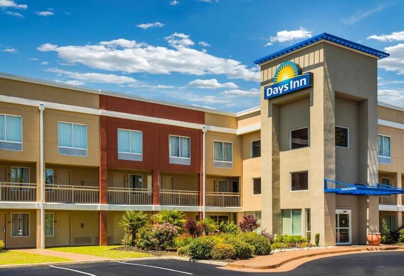 Номер Стандарт 2 Двуспальные Кровати, Days Inn By Wyndham Florence Near Civic Center