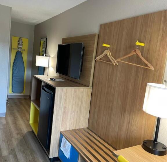 Номер Deluxe, Days Inn By Wyndham Florence Near Civic Center