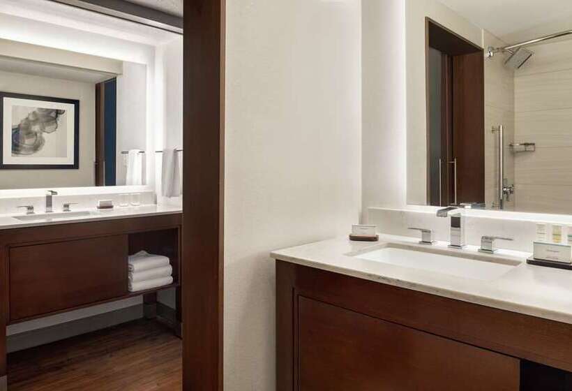 Suite, Embassy Suites By Hilton Indianapolis Downtown