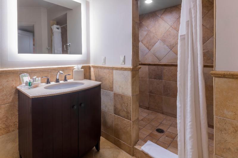 Люкс, Holiday Inn And Suites Phoenix Airport North, An Ihg