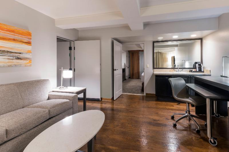 Люкс, Holiday Inn And Suites Phoenix Airport North, An Ihg