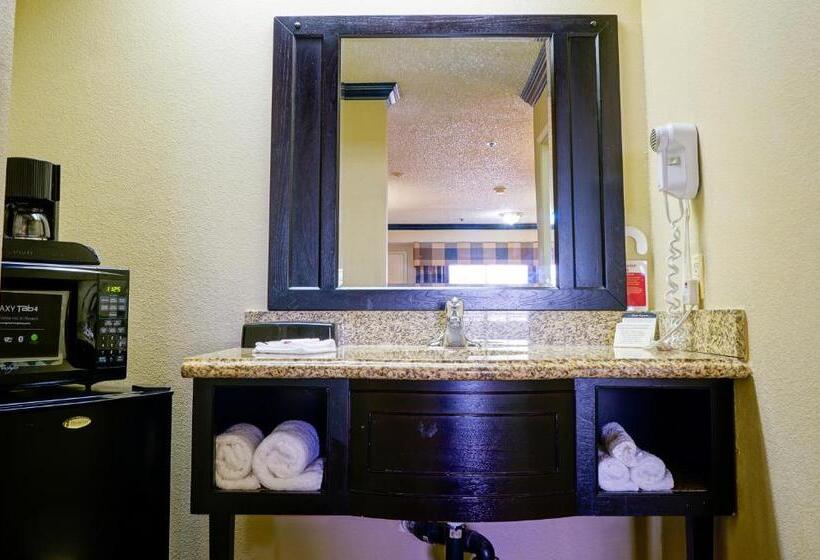 اتاق استاندارد با تخت بزرگ, Ramada By Wyndham Ontario