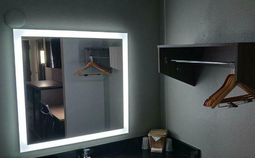 디럭스 룸, Red Roof Inn Fort Worth West