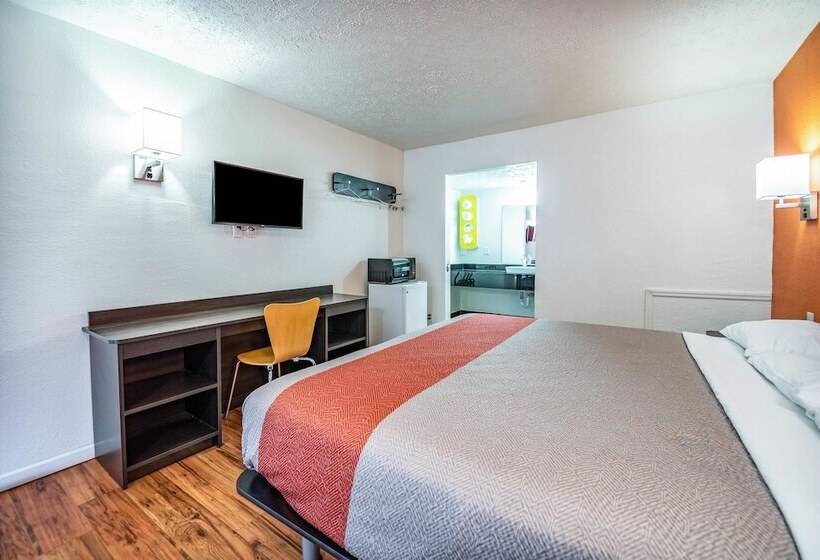 Номер Deluxe, Motel 6 Columbus, Oh