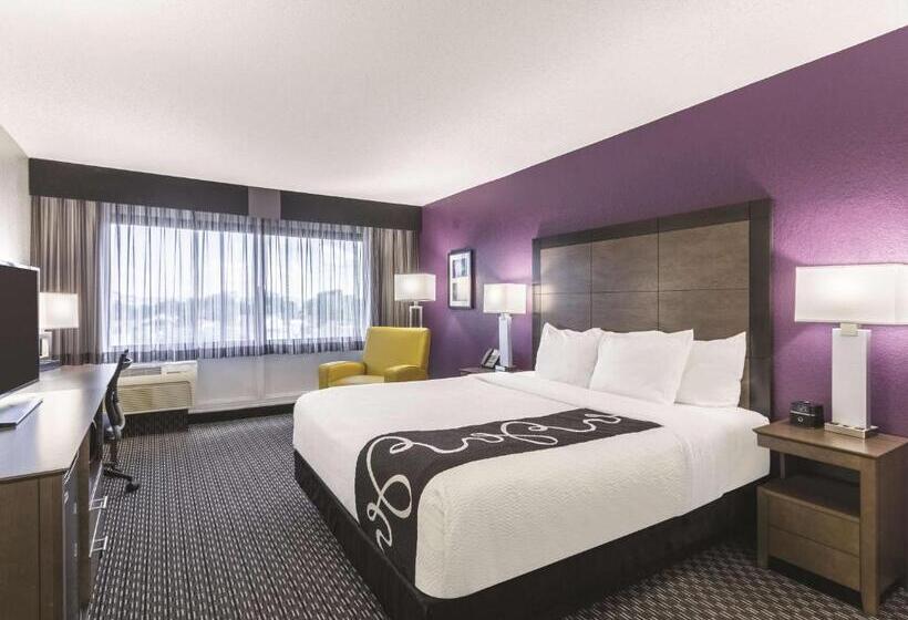 Номер Deluxe Кровать Кинг, La Quinta By Wyndham Myrtle Beach   N. Kings Hwy