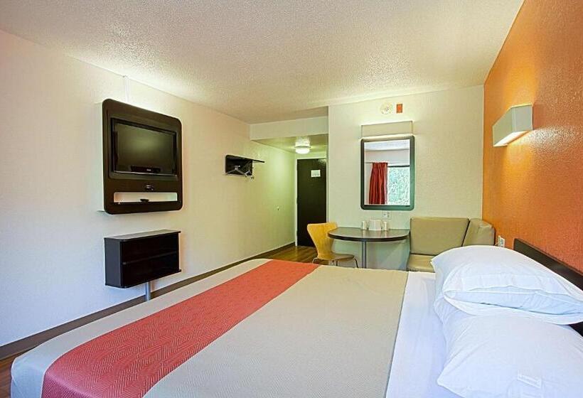 Номер Стандарт Кровать Кинг Адаптированный для Инвалидов, Motel 6 East Brunswick, Nj