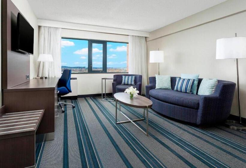 스위트 킹사이즈 침대, Courtyard By Marriott Boston Cambridge