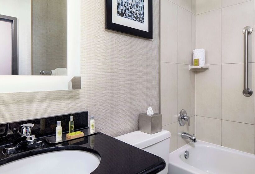 Номер Стандарт 2 Двуспальные Кровати, Wyndham Garden Westlake