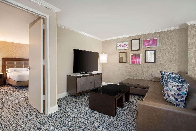 스위트 킹사이즈 침대, Hilton Tampa Downtown
