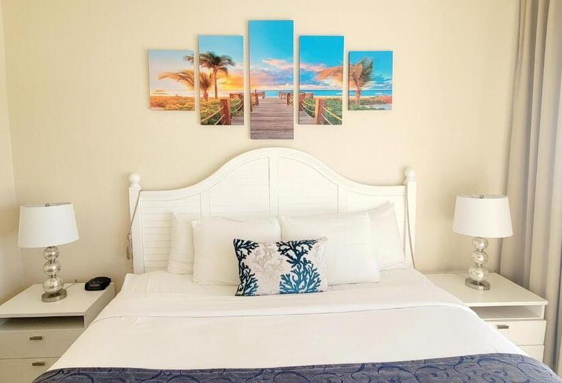 1 Bedroom Penthouse Apartment, Island Inn Beach Resort