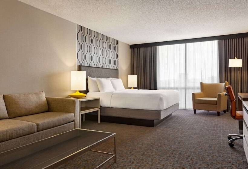 Номер Deluxe, Wyndham Fort Smith City Center