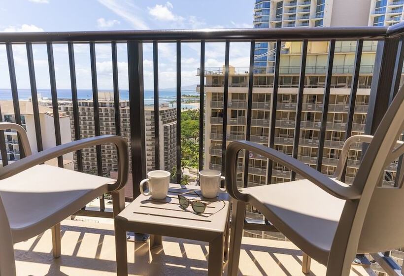 سوییت, Imperial Hawaii Resort