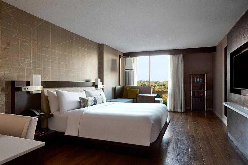 이그제큐티브 룸 킹사이즈 침대, Bethesda Marriott
