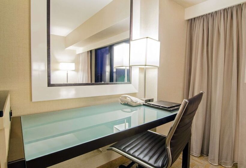 اتاق استاندارد با تخت دوبل برای معلولان, Hilton Los Angeles Airport