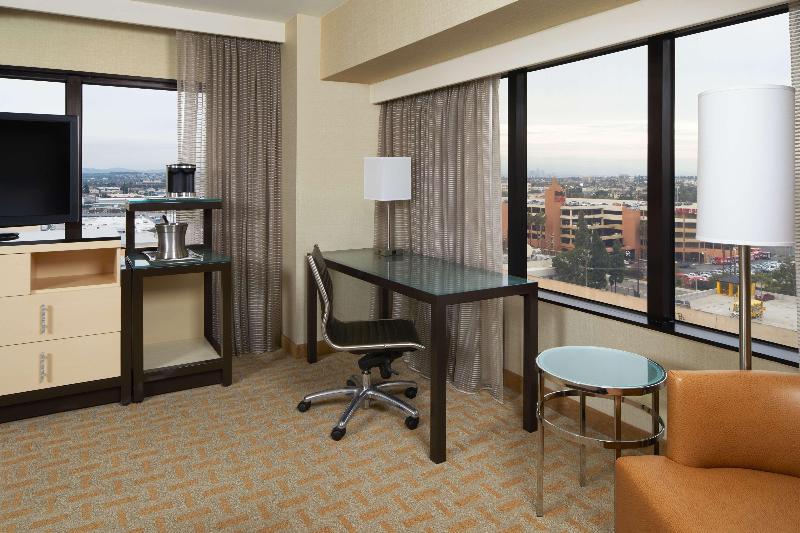 اتاق لوکس, Hilton Los Angeles Airport