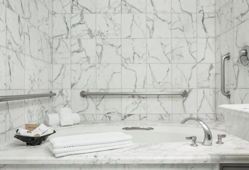 Студия Стандарт, Montecito Inn