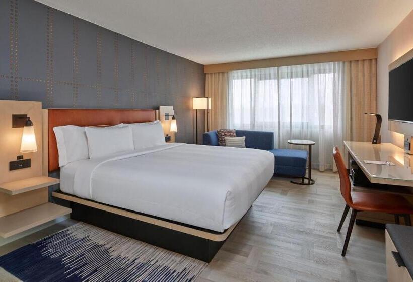 带大床的标准间, Marriott Lexington Griffin Gate Golf Resort & Spa