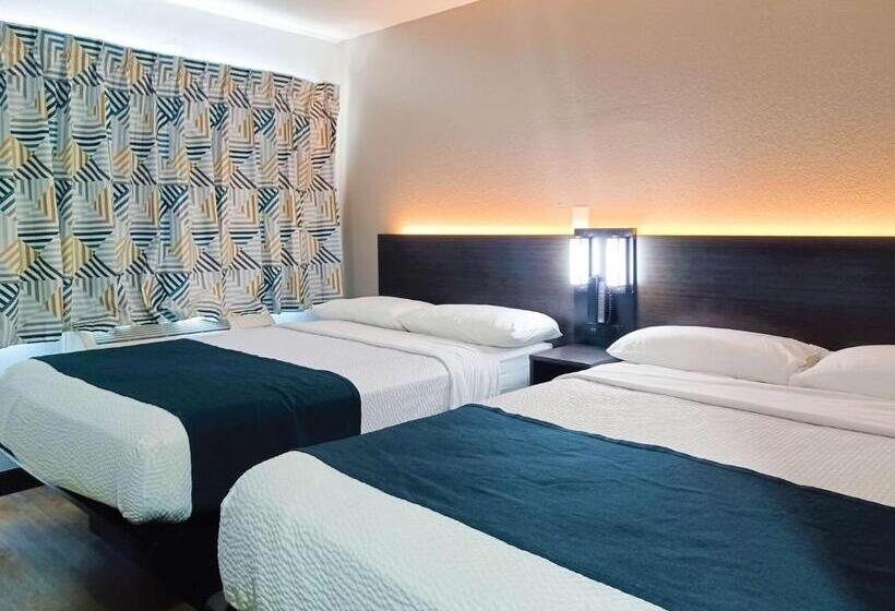 Quarto Quádruplo Estandar, Motel 6fresno, Ca  Blackstone North