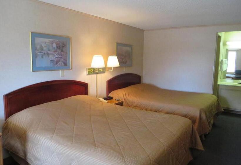 Номер Deluxe, Knights Inn Canton