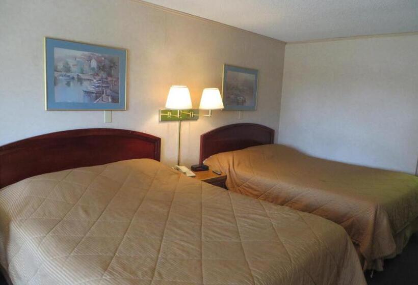 Номер Deluxe, Knights Inn Canton