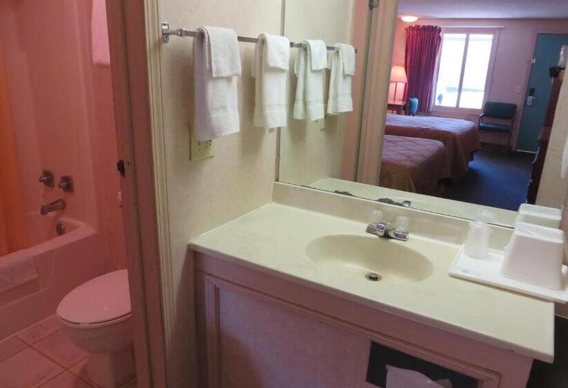Номер Стандарт, Knights Inn Canton