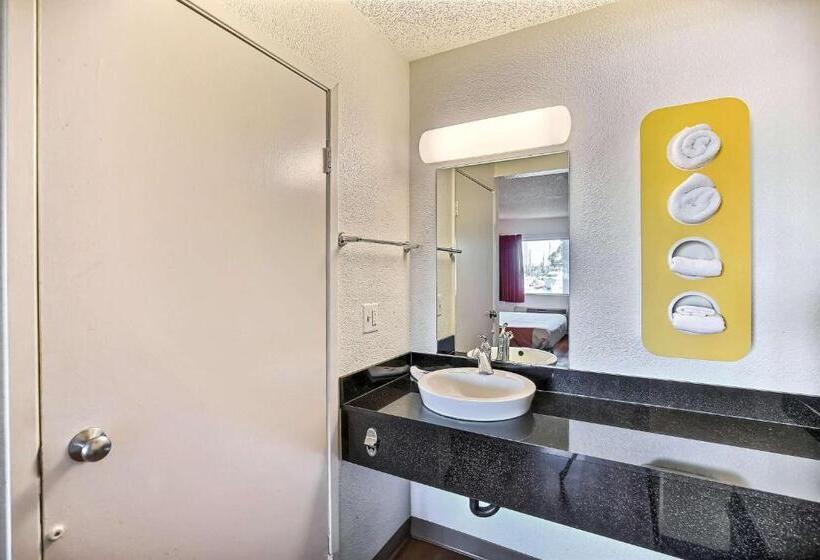 Quarto Quadruple Clássico, Motel 6oakland, Ca  Embarcadero