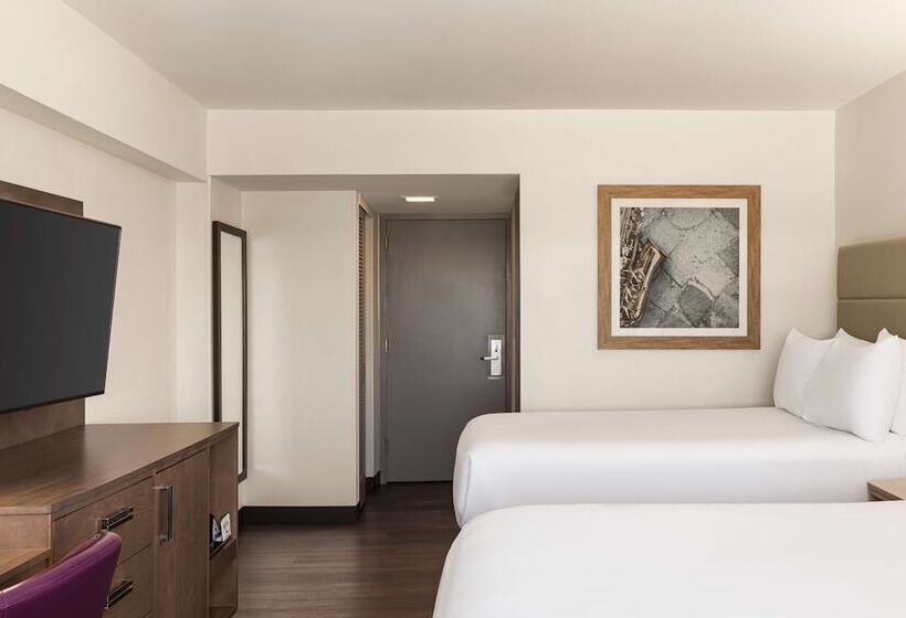 带2个双人床的标准工作室, Doubletree By Hilton Hotel New Orleans Airport