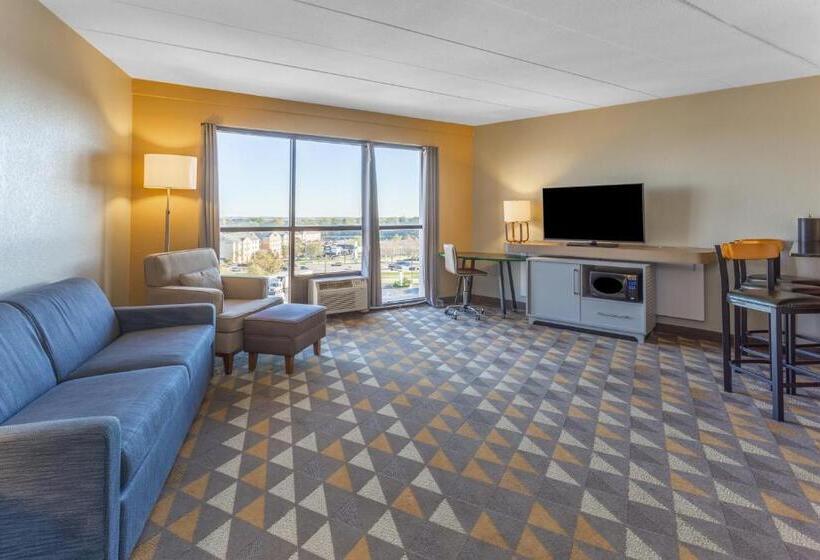 Suite Cama King, Holiday Inn Rockford, An Ihg