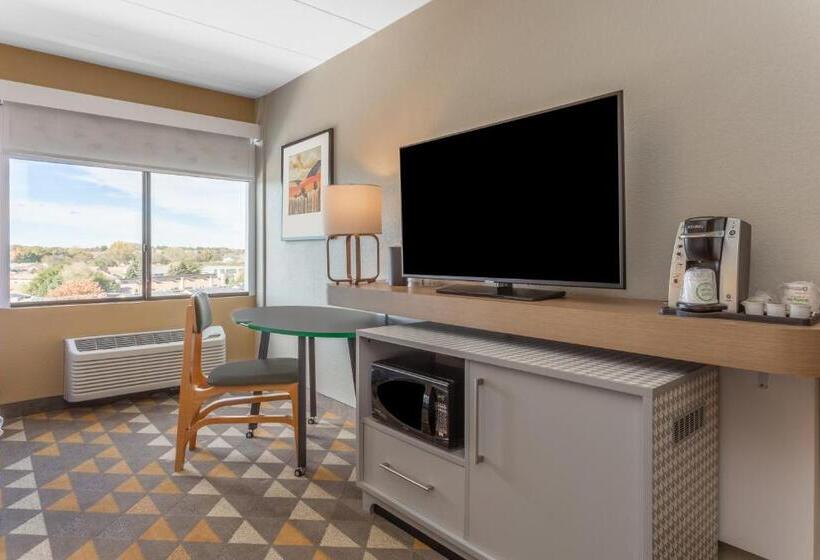 Suite, Holiday Inn Rockford, An Ihg