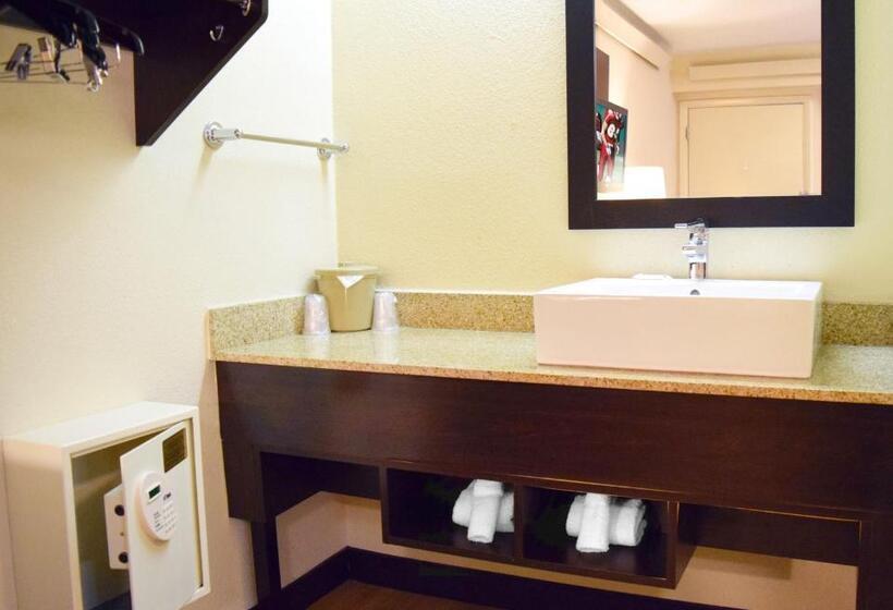 キングサイズベッドのスーペリアルーム, Red Roof Inn Plus+ University At Buffalo   Amherst