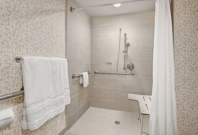 스탠다드 룸 더블 침대 2개, Sheraton Eatontown