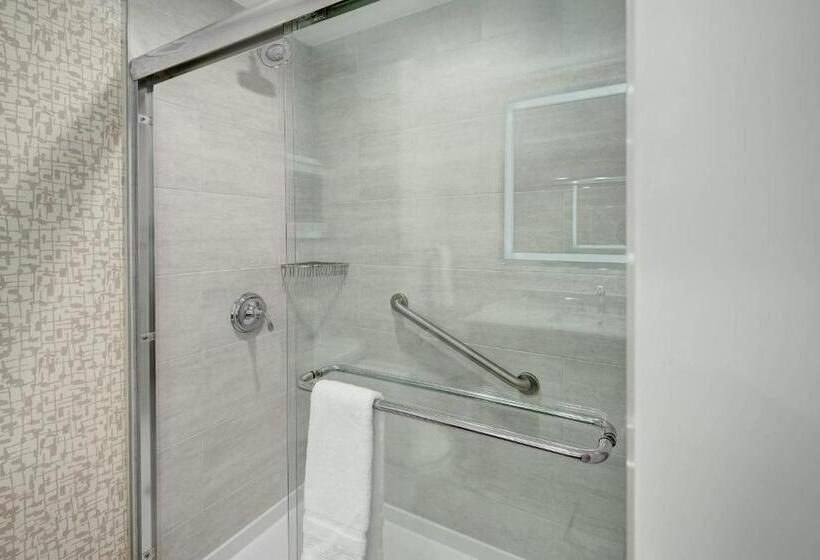 장애인용 디럭스룸, Sheraton Eatontown