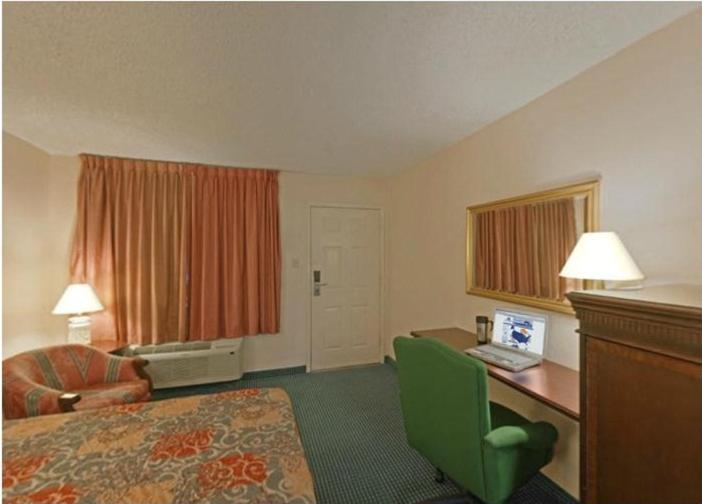 スタンダード４人部屋, Americas Best Value Inn Laredo