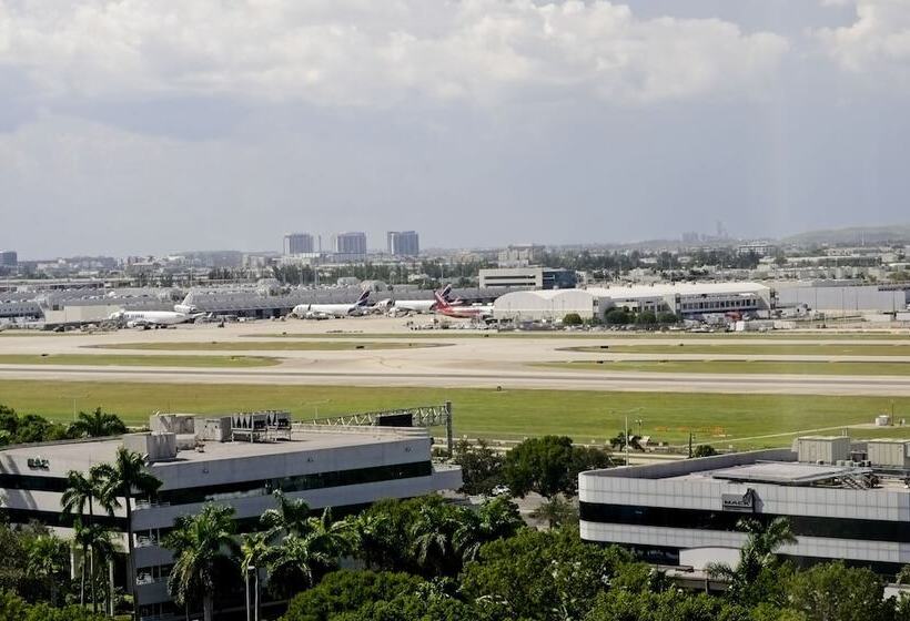 수피리어 룸 도시 전망, Pullman Miami Airport
